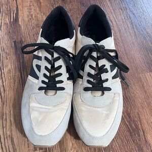 Source Unknown Cream and Black Athletic Sneakers